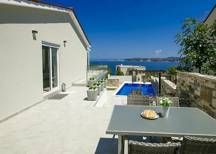 Villa Aurora