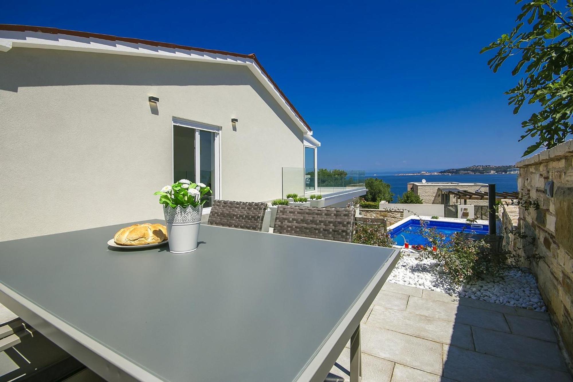 Villa Aurora